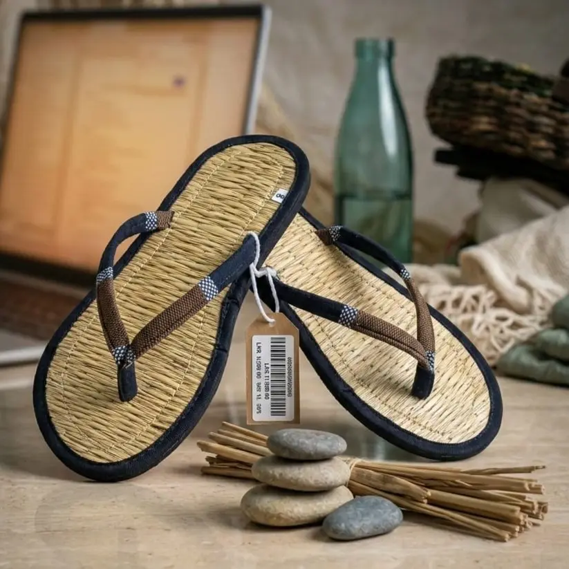 Ladies Design Two Strap Wellness Slippers 